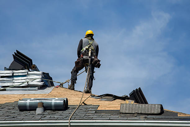 Professional Gutter Installation technician working in Lilburn, GA